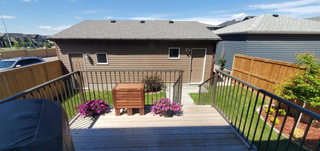 Delightful 1-Bedroom Private Suite In A New Home YYC Exteriér fotografie