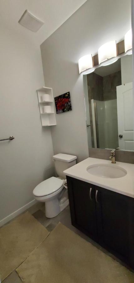 Delightful 1-Bedroom Private Suite In A New Home YYC Exteriér fotografie
